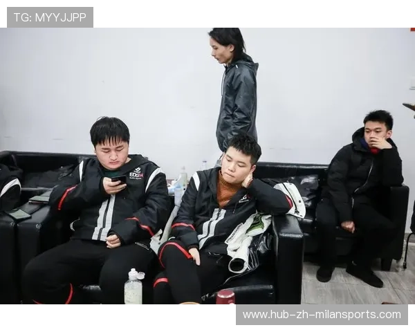 《比赛冠军背后的故事：他们的成长与奋斗》，比赛赢得冠军的稿子