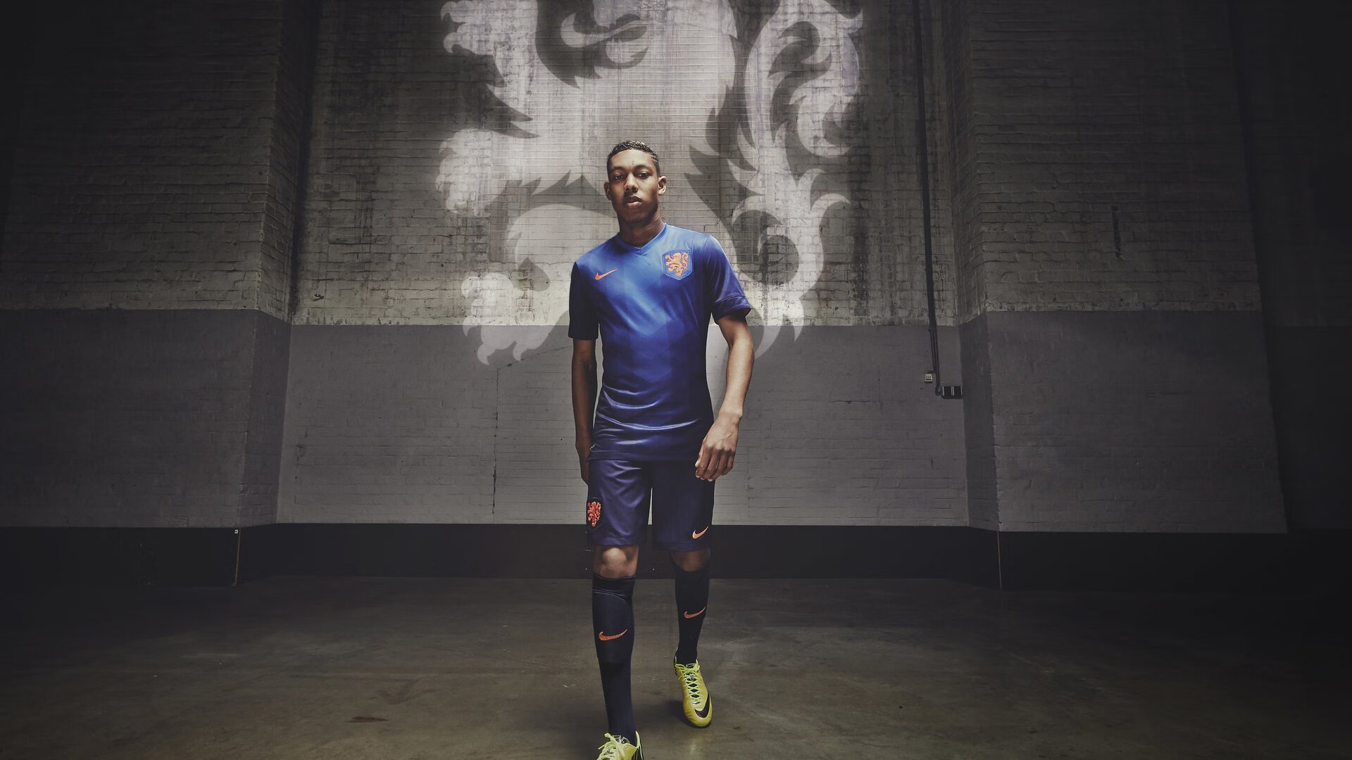 ac米兰足球官网-巴哈马游泳队在国际赛场表现优异，巴哈马运动员